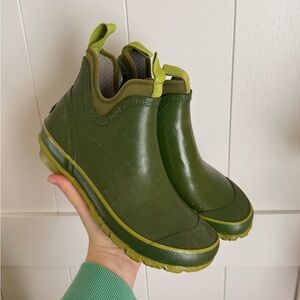 Green Women’s BOGS